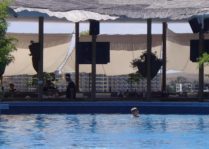 Deluxe Marina Cape 4 Stars 33 5 Aheloy