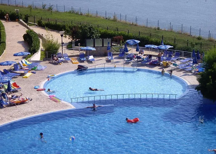 Deluxe Marina Cape 4 Stars 33 5 *