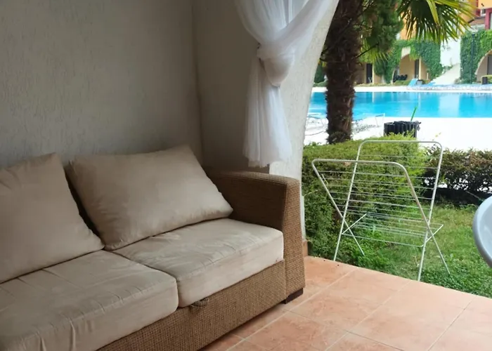 Deluxe Marina Cape 4 Stars 33 5